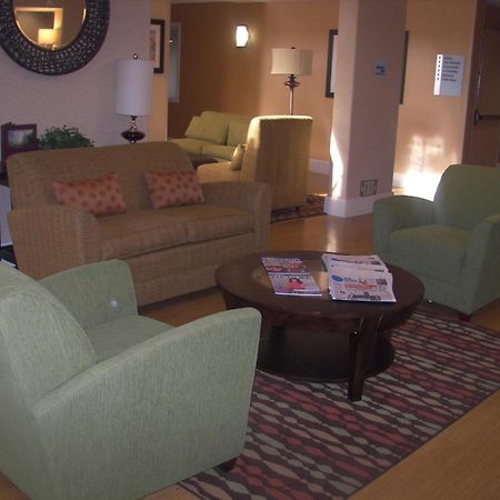 Holiday Inn Express Stockton Southeast By Ihg Exterior photo