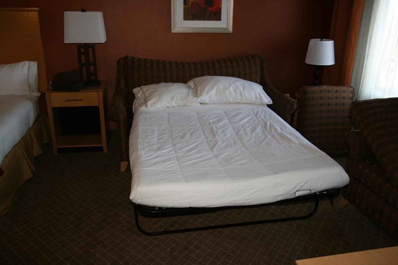 Holiday Inn Express Stockton Southeast By Ihg Exterior photo
