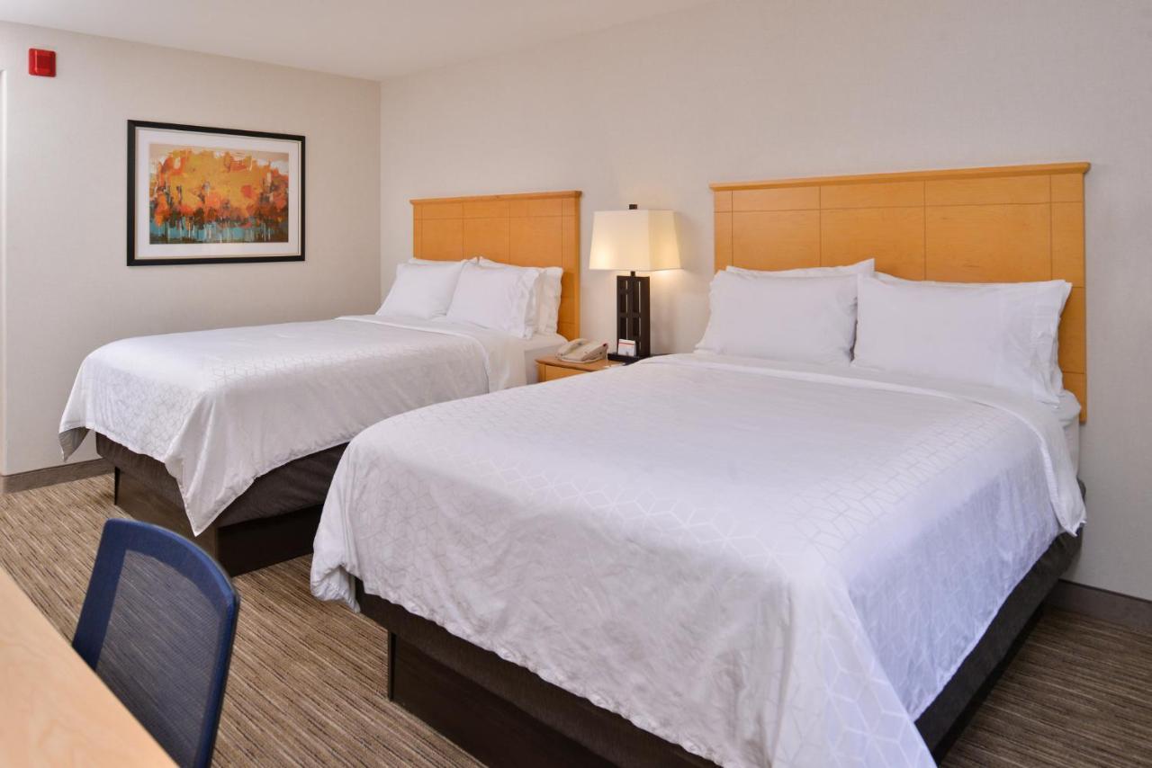 Holiday Inn Express Stockton Southeast By Ihg Exterior photo
