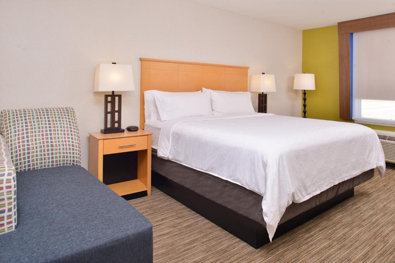 Holiday Inn Express Stockton Southeast By Ihg Exterior photo