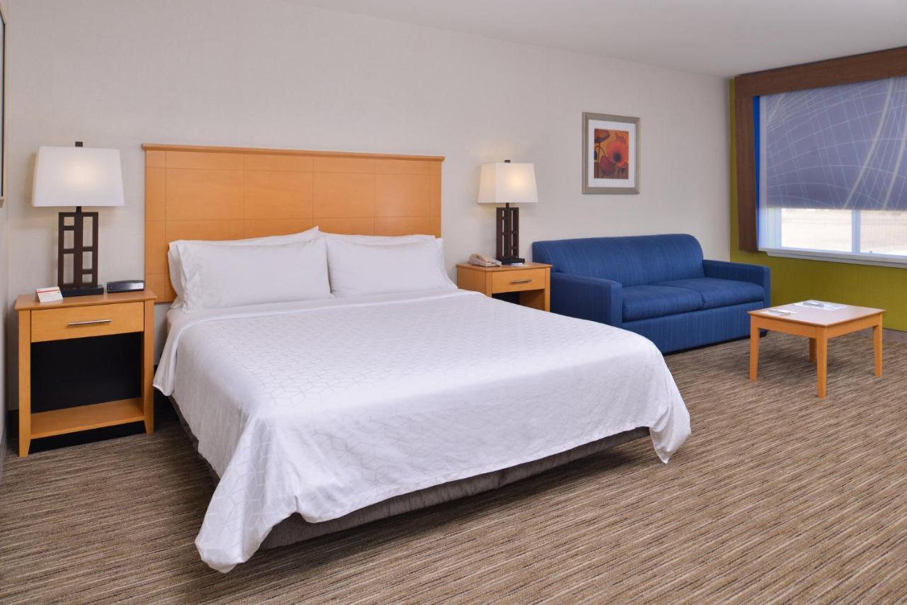 Holiday Inn Express Stockton Southeast By Ihg Exterior photo
