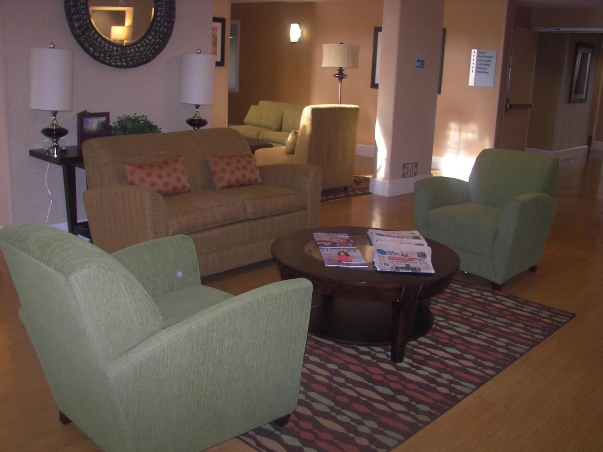Holiday Inn Express Stockton Southeast By Ihg Exterior photo