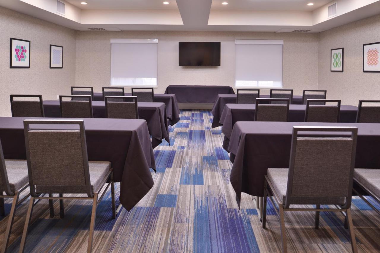 Holiday Inn Express Stockton Southeast By Ihg Exterior photo